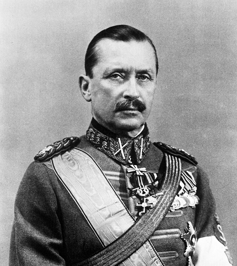800px-Carl_Gustaf_Emil_Mannerheim.png
