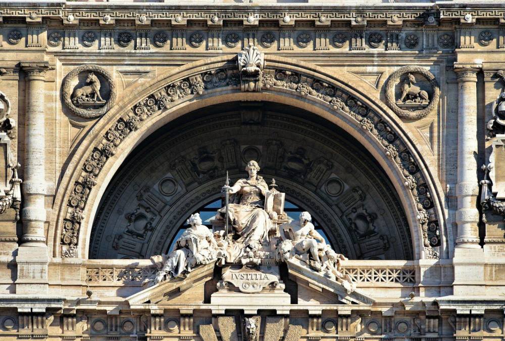 Pałac Sprawiedliwości w Rzymie.jpg