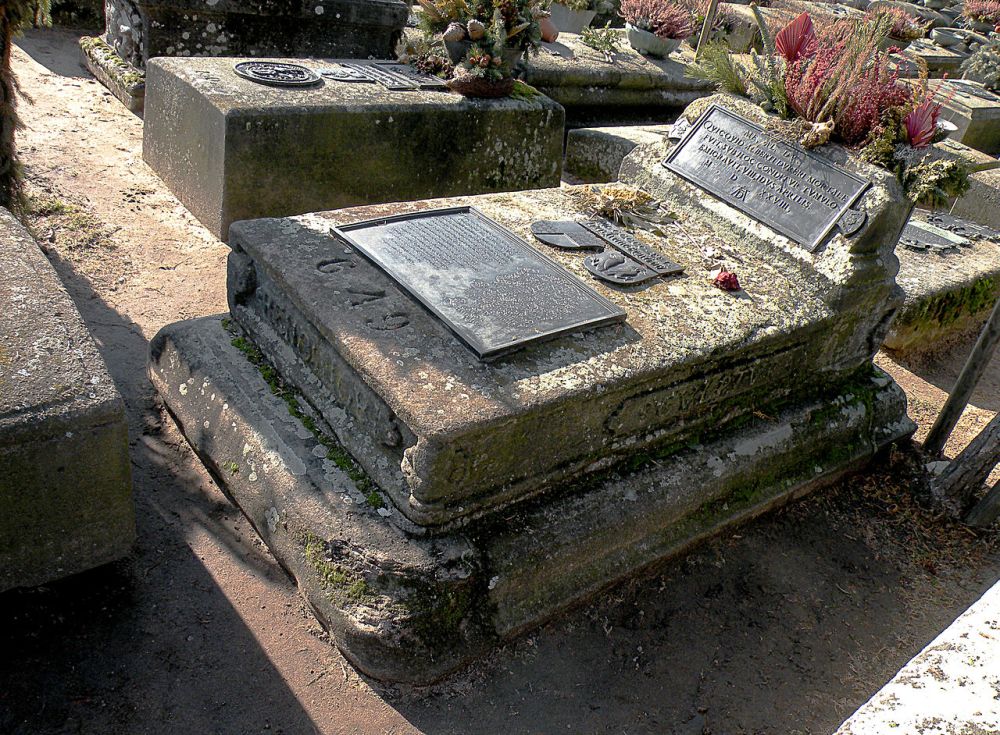 1280px-Albrecht_Durer_grabstone